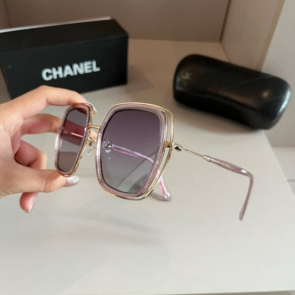 Alluring Chanel Lavender Ombré Sunglasses - Picture 2 of 8